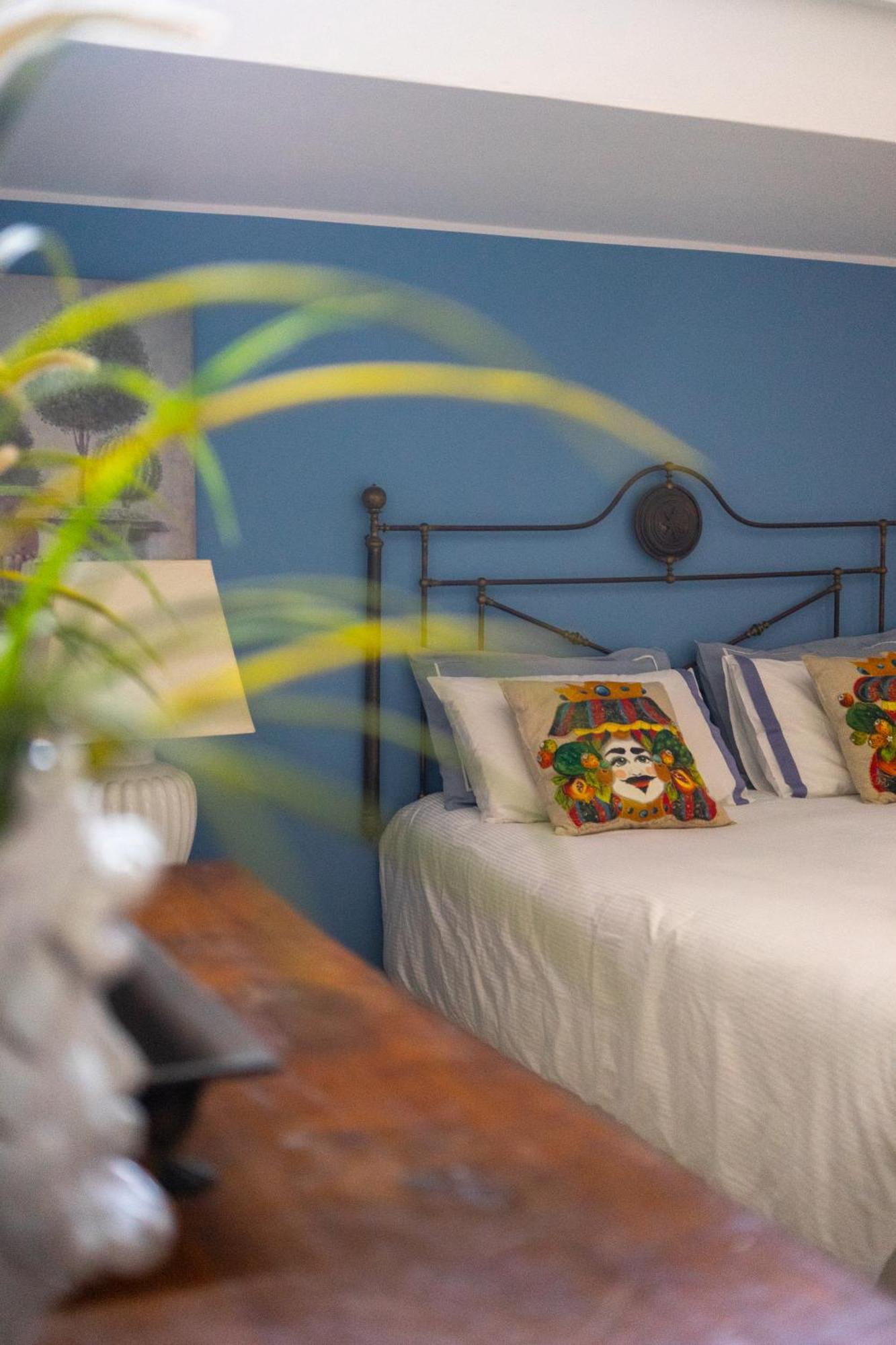 Guest House Antichi Ulivi 몬델로 외부 사진